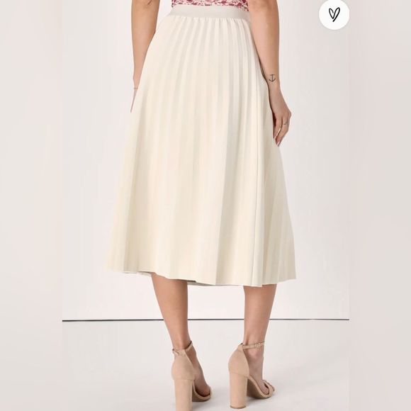 Lulu’s Pleat Cute Ivory Vegan Leather Pleated Midi Skirt Size S - Picture 4 of 12